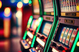 Antarmuka aplikasi detik bet menampilkan permainan slot dan turnamen harian